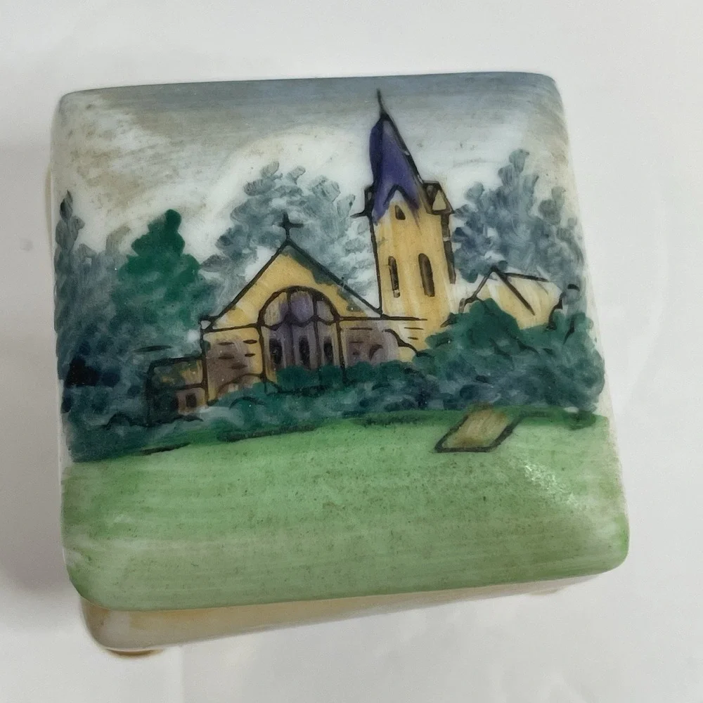 TRINKET BOX HAND PAINTED CHURCH LANDSCAPE FOOTED PORCELAIN JEWELRY RING ANTIQUE